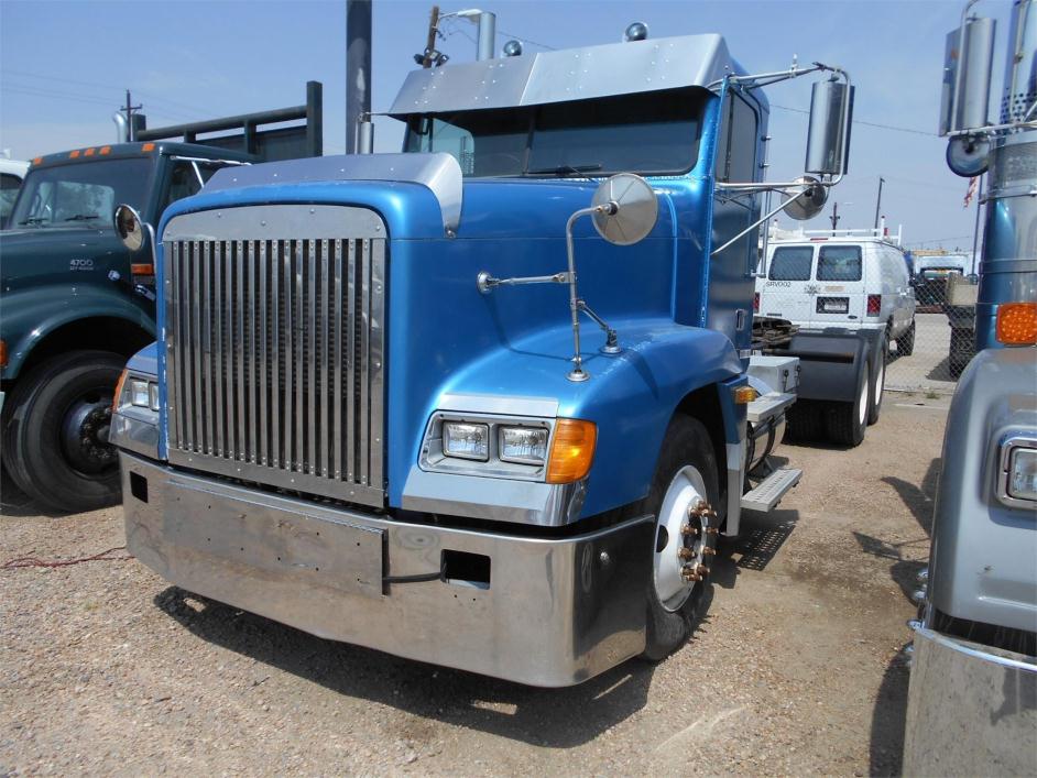 2000 Freightliner Fld120  Conventional - Day Cab