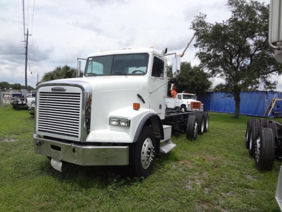 2003 Freightliner Fld11284s  Cab Chassis