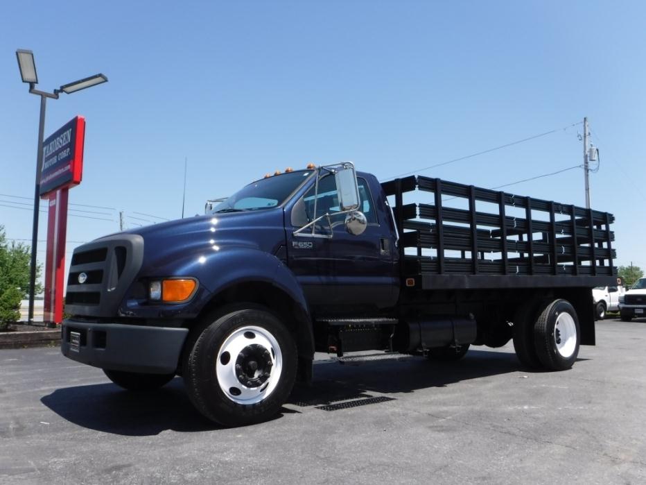 2004 Ford F650  Flatbed Truck