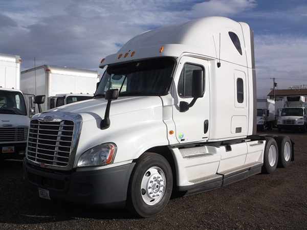 2012 Freightliner Cascadia 125  Conventional - Sleeper Truck