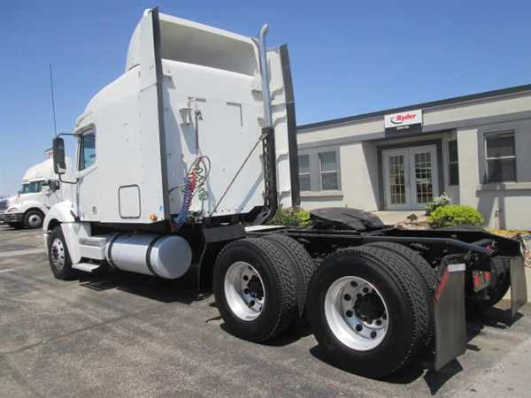 2011 Freightliner Columbia 120  Conventional - Sleeper Truck