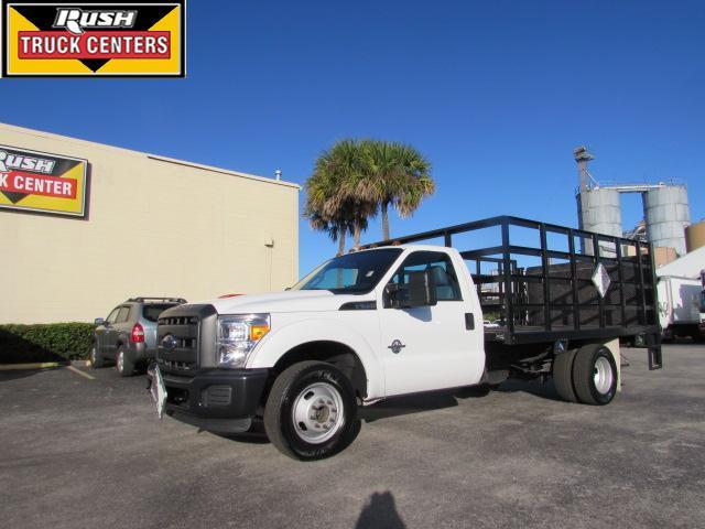 2014 Ford Super Duty F-350 Drw  Cab Chassis