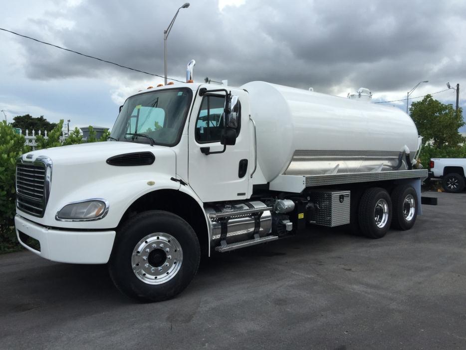 2007 Freightliner Business Class M2 112  Septic