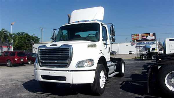 2006 Freightliner M2 112  Conventional - Day Cab