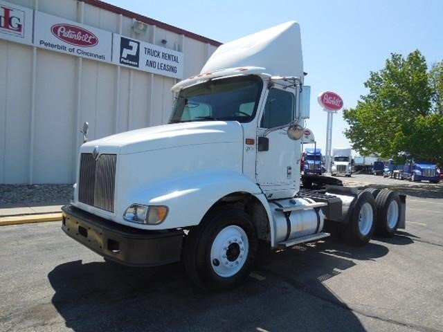 2005 International 9200  Conventional - Day Cab