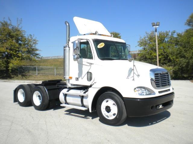 2004 Freightliner Cl11264s-Columbia 112  Conventional - Day Cab