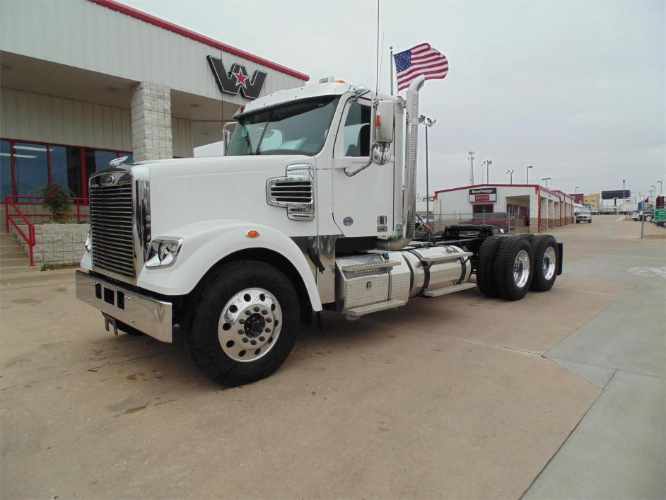 2016 Freightliner 122sd  Conventional - Day Cab
