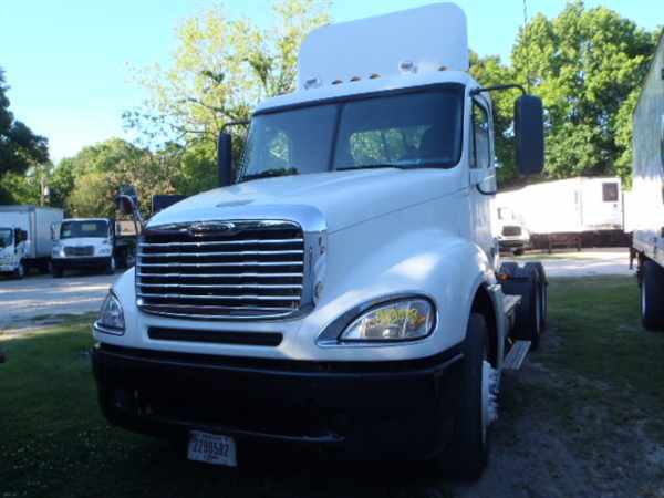 2008 Freightliner Flt8664t  Conventional - Day Cab