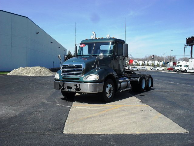 2007 Freightliner Columbia  Cab Chassis
