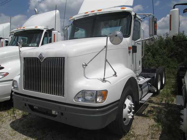 2007 International 9400  Conventional - Day Cab
