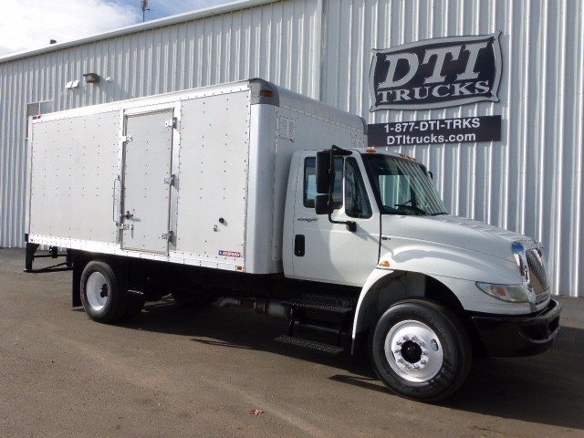 2008 International Durastar 4400  Box Truck - Straight Truck