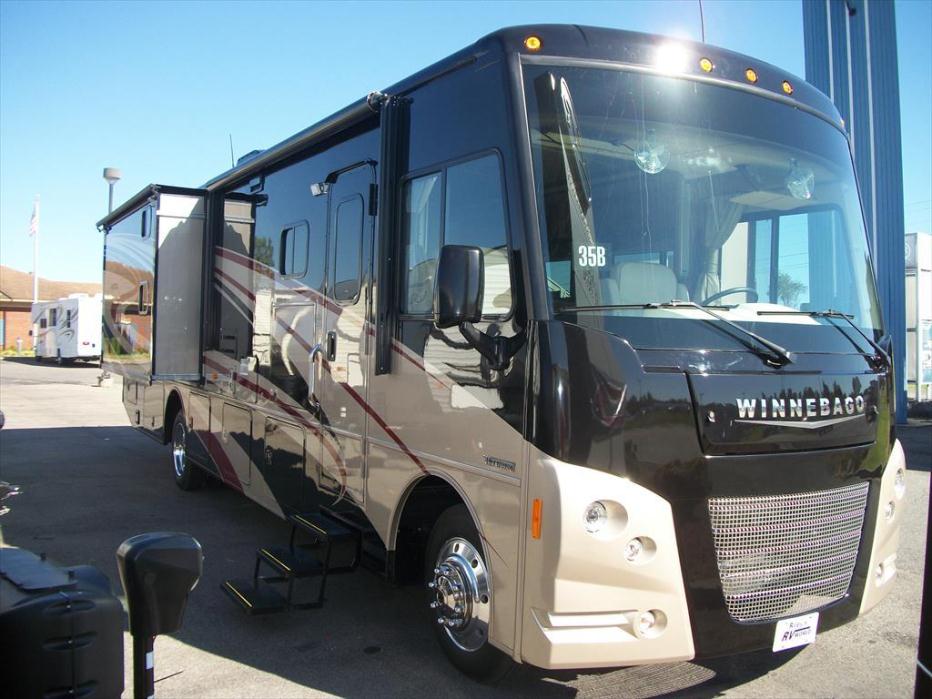 2015 Winnebago Vista 35B