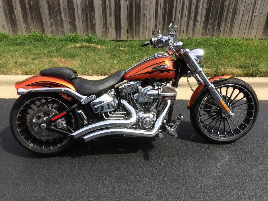 2011 Harley-Davidson FLHP POL