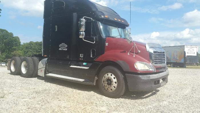 2006 Freightliner Cl12064s  Conventional - Day Cab