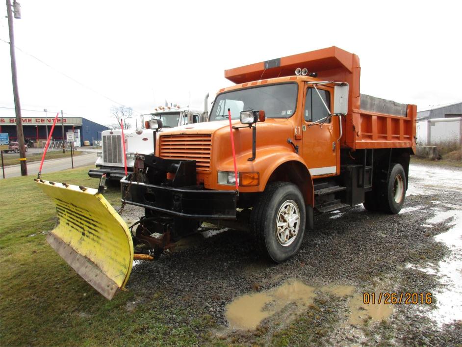 1992 International 4900  Dump Truck