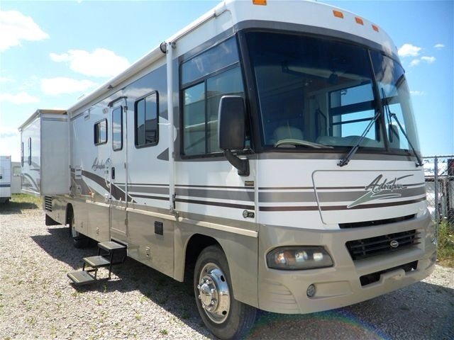 2003 Winnebago Adventurer 35U