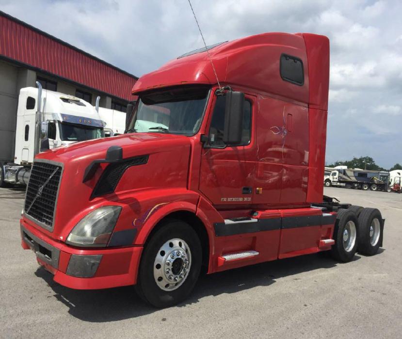 2006 Volvo Vnl670  Conventional - Day Cab