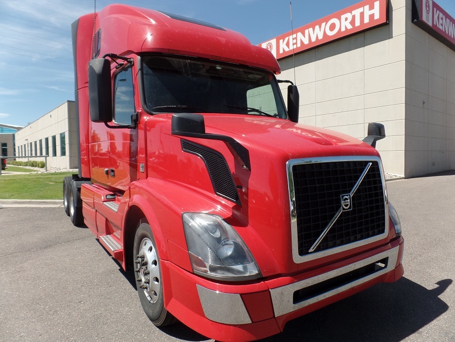 2013 Volvo Vnl64t670  Conventional - Sleeper Truck