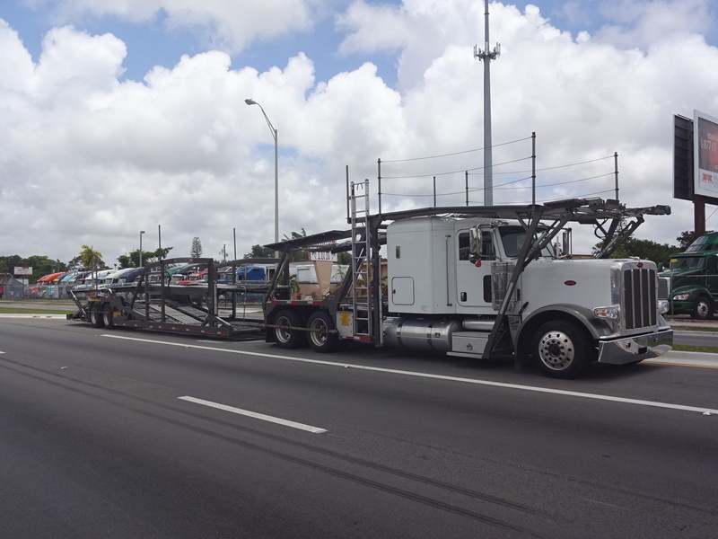 2016 Peterbilt 389  Conventional - Sleeper Truck