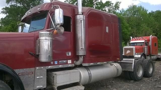 2005 Freightliner Fld132 Classic Xl  Conventional - Sleeper Truck