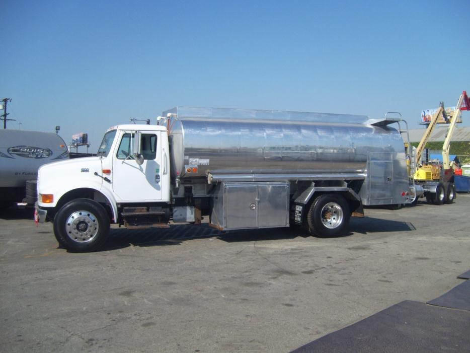 2001 International 4900  Fuel Truck - Lube Truck