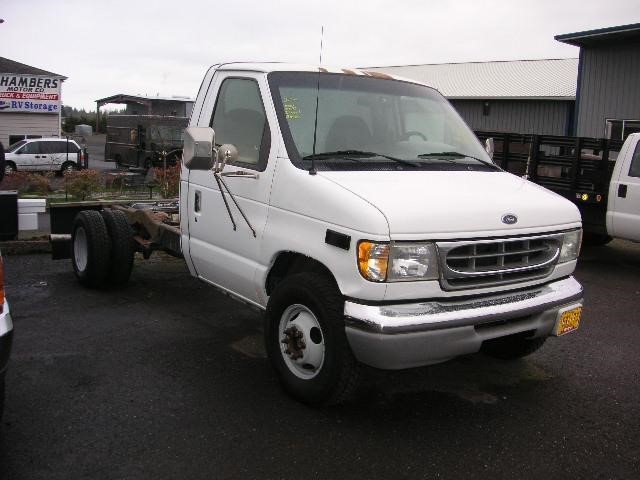 2002 Ford E350  Cab Chassis