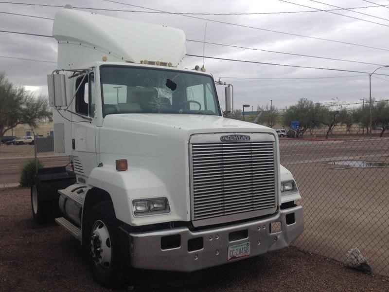 1995 Freightliner Fl112  Conventional - Day Cab