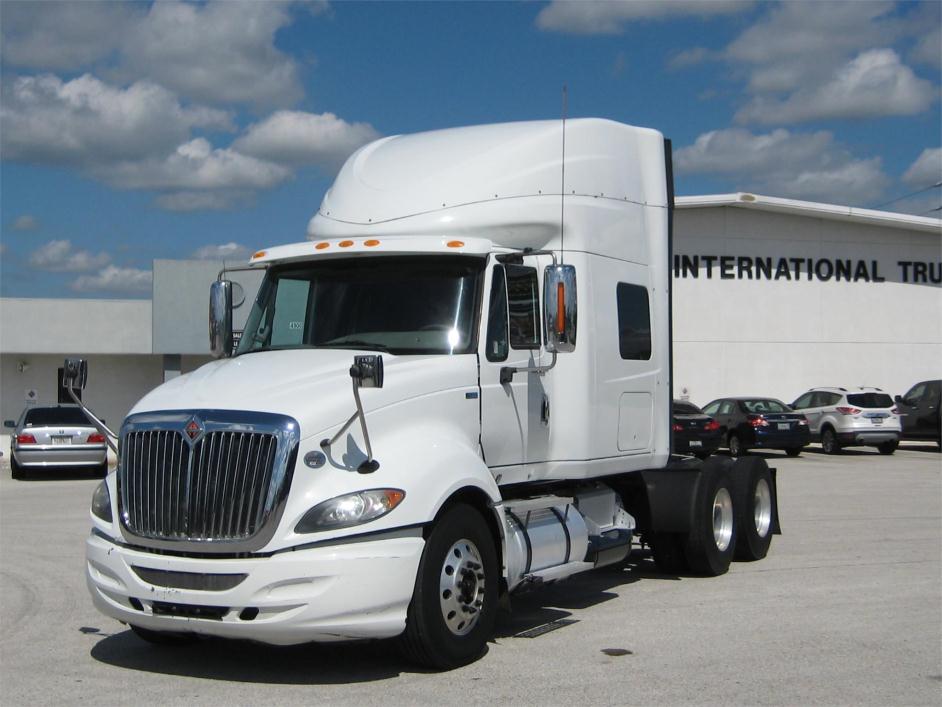 2011 International Prostar+  Conventional - Sleeper Truck