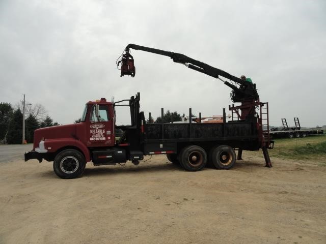 1991 Volvo Wg64  Grapple Truck