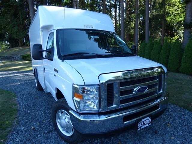 2016 Ford E-Series  Box Truck - Straight Truck