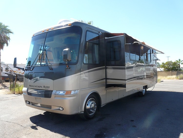 2004 Newmar Mountain Aire 3504