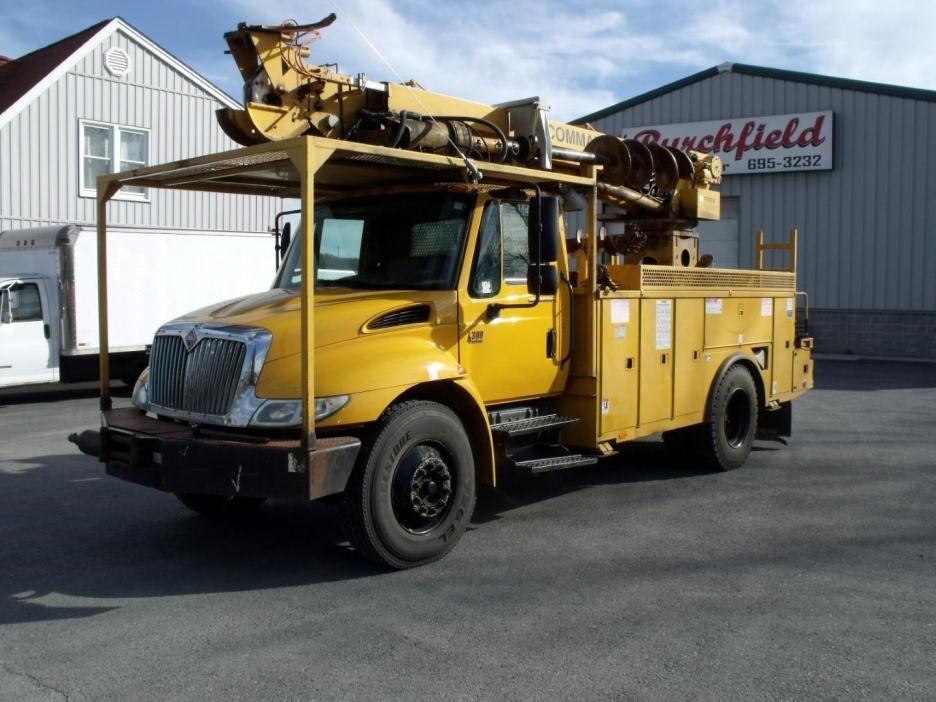 2005 International 4300 Sba  Digger Derrick