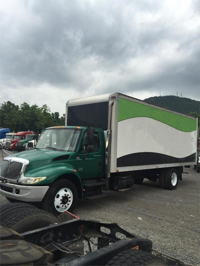 2005 International 4300  Cab Chassis