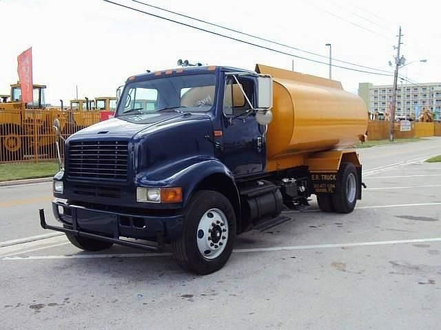 2000 International 8100  Water Truck