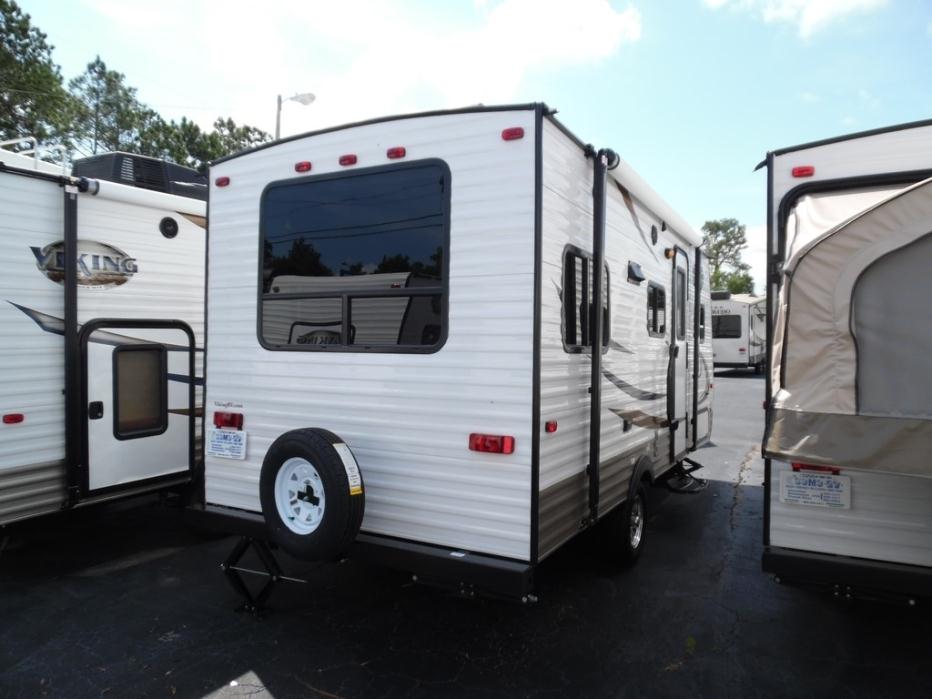 2016 Viking 17RD REAR DINETTE WITH LARGE WINDOW