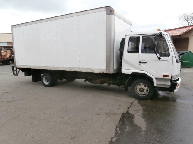 2008 Ud 1800  Box Truck - Straight Truck