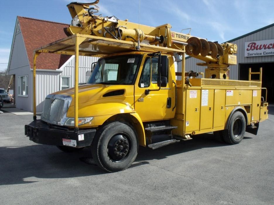 2007 International 4300 Sba  Digger Derrick