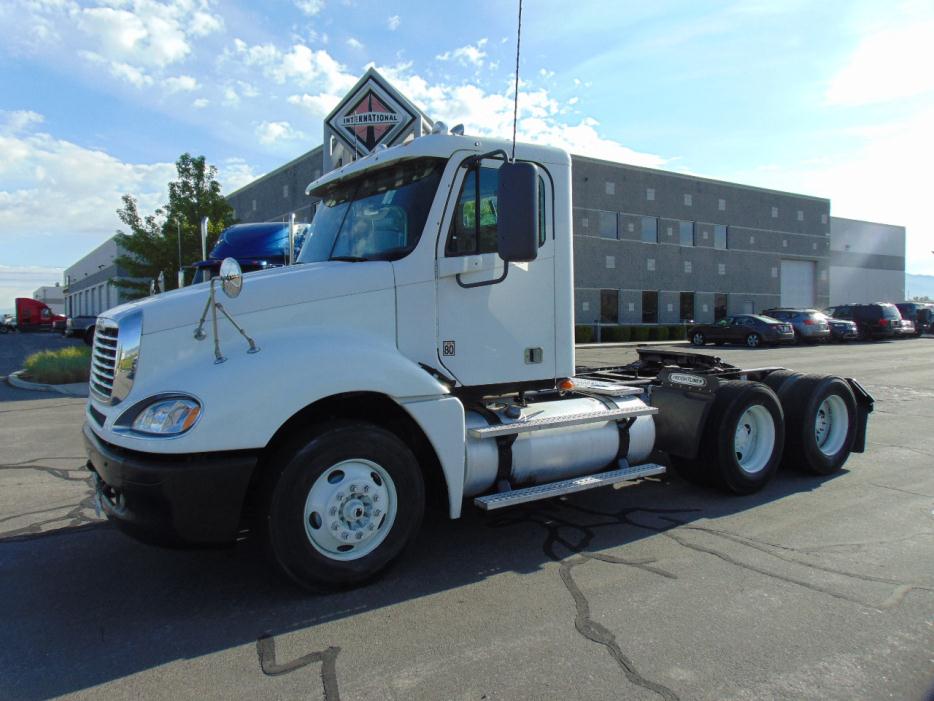 2007 Freightliner Columbia Cl12064st  Conventional - Day Cab