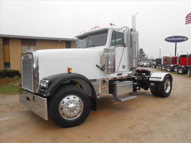 2007 Freightliner Classic Xl Pre Emissions  Conventional - Day Cab