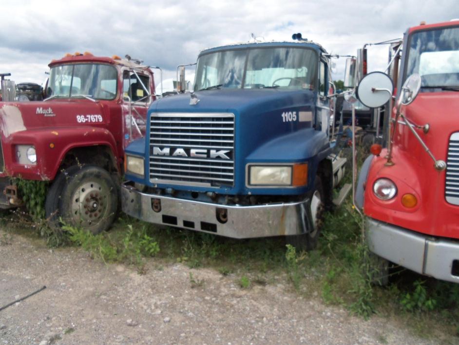1998 Mack Ch612  Conventional - Day Cab