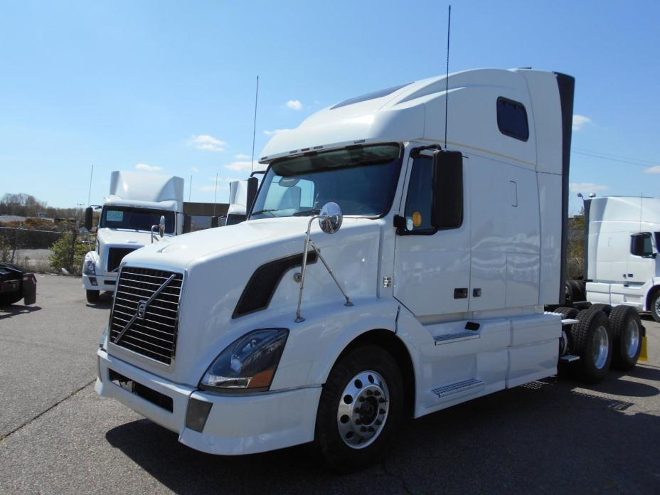 2007 Volvo Vnl64t670  Conventional - Sleeper Truck