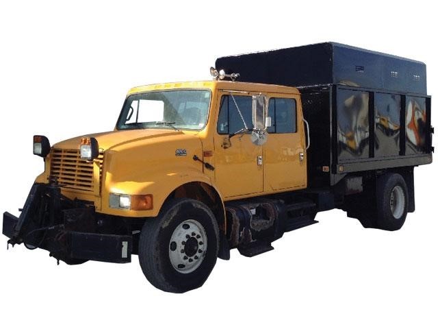 2002 International 4900  Chipper Truck