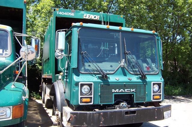 2000 Mack Mr690s  Garbage Truck