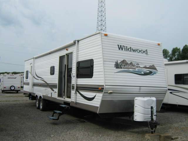 2005 Forest River 40' Wildwood 38FBRB