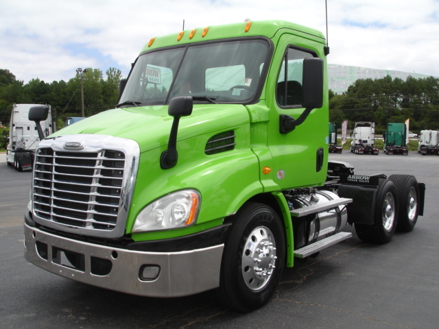2013 Freightliner Cascadia  Conventional - Day Cab