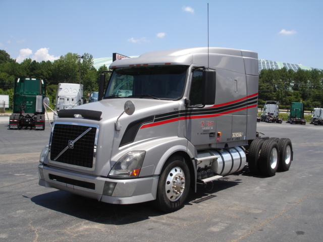 2007 Volvo Vnl630  Conventional - Sleeper Truck