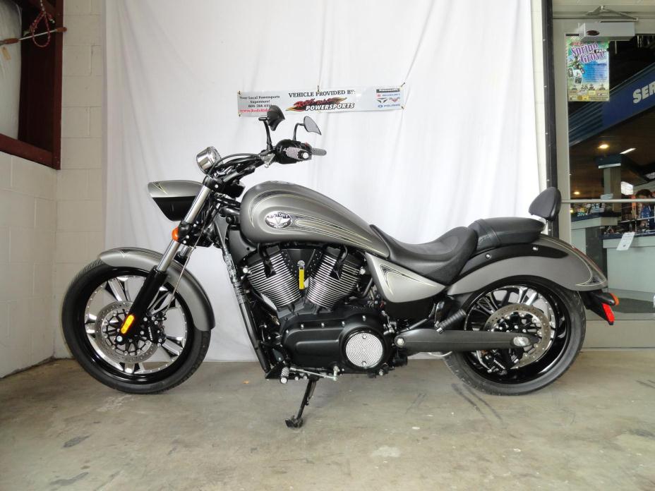 2014 Victory Cross Country 8-Ball