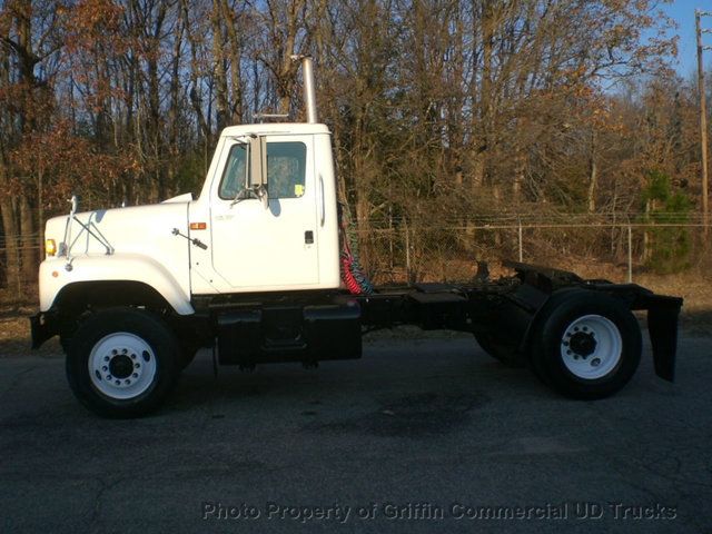 2002 International 2574  Conventional - Day Cab