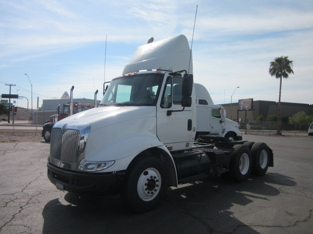 2004 International 8600  Conventional - Day Cab