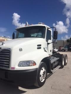 2005 Mack Vision  Cab Chassis